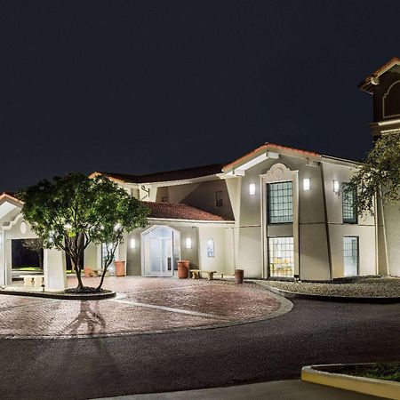 La Quinta Inn By Wyndham San Antonio Lackland Экстерьер фото