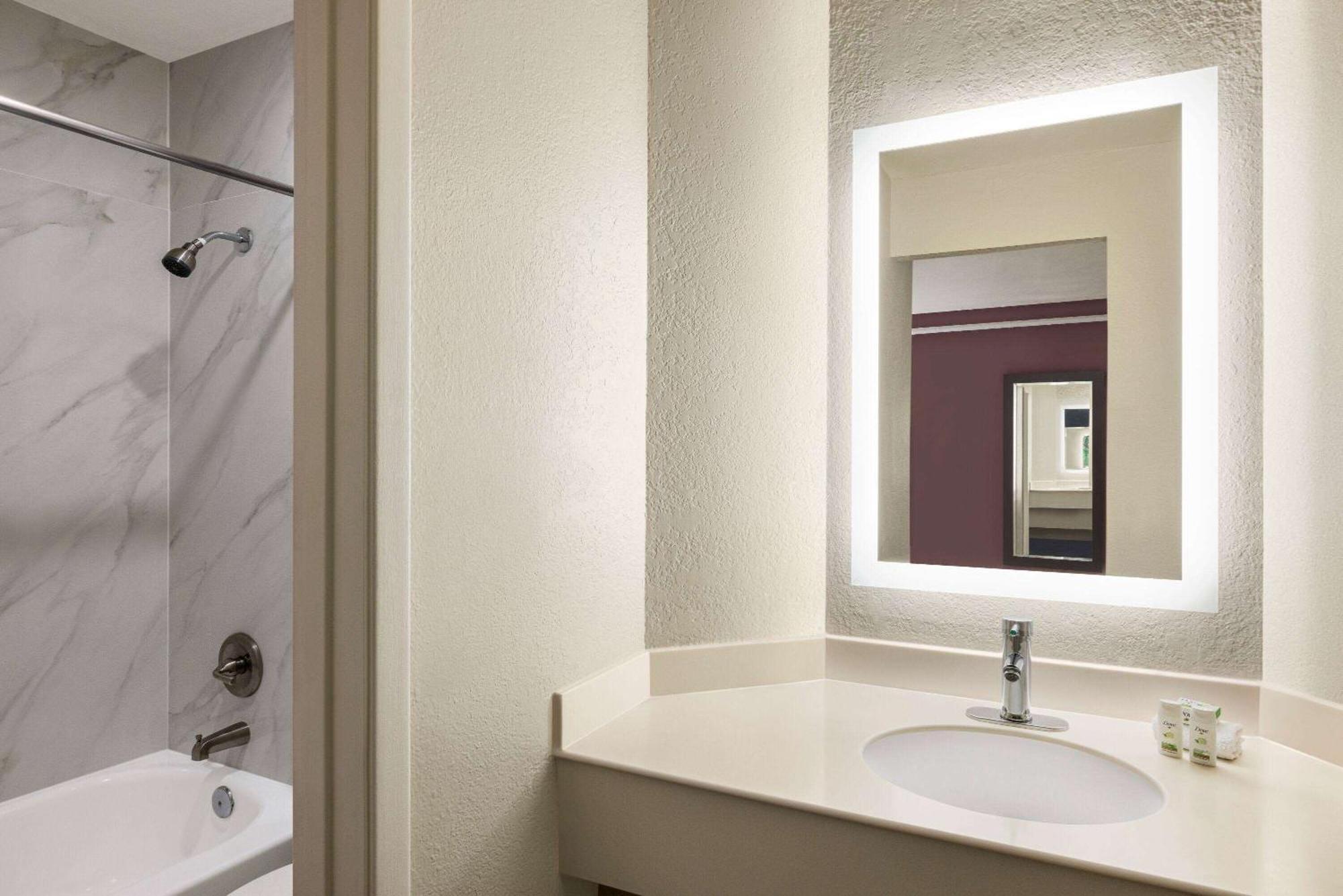 La Quinta Inn By Wyndham San Antonio Lackland Экстерьер фото