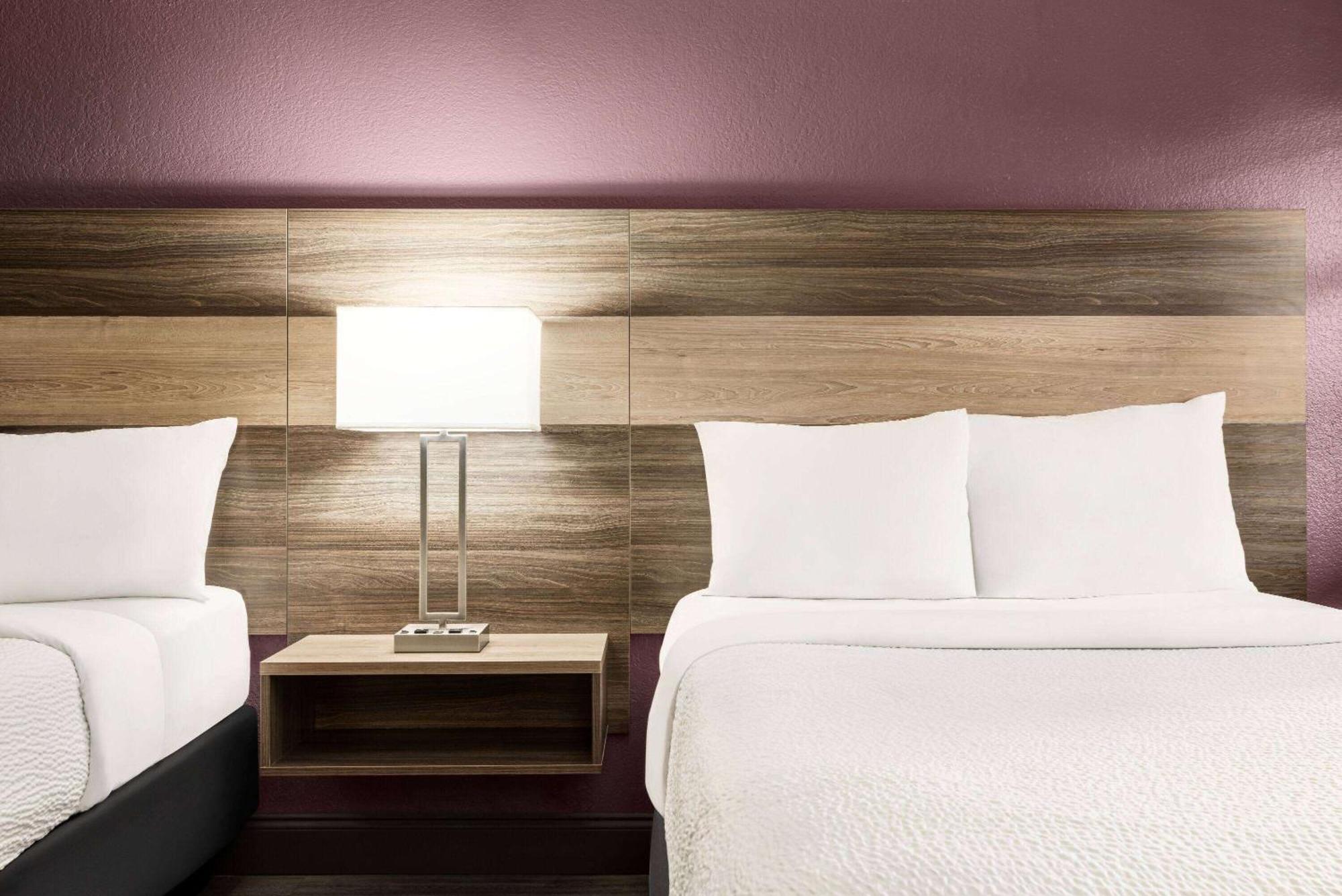 La Quinta Inn By Wyndham San Antonio Lackland Экстерьер фото