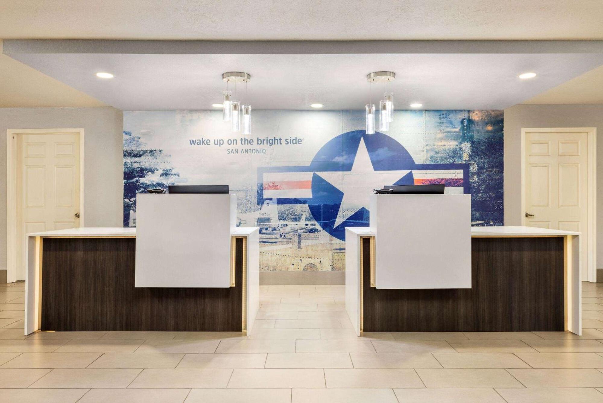 La Quinta Inn By Wyndham San Antonio Lackland Экстерьер фото