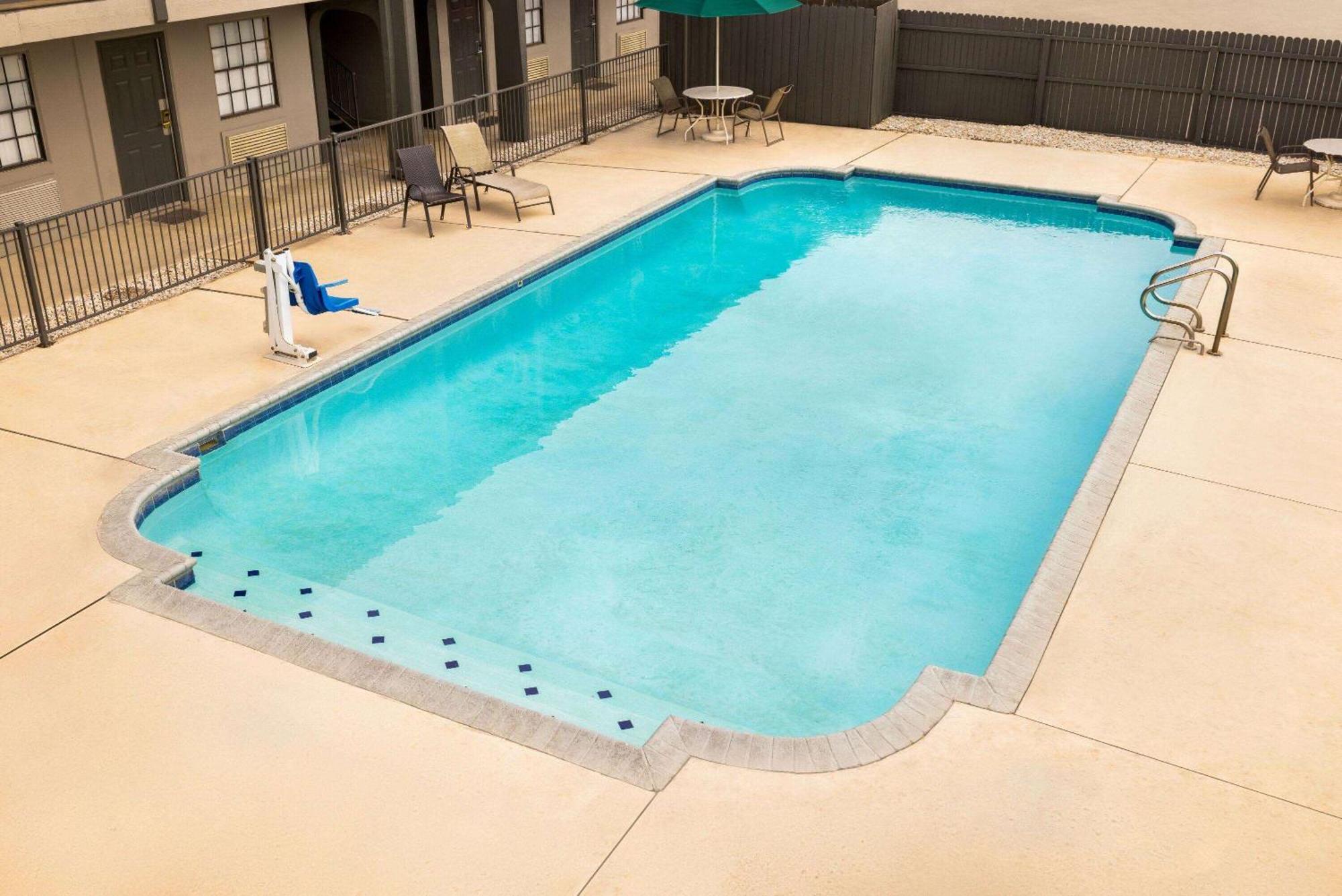 La Quinta Inn By Wyndham San Antonio Lackland Экстерьер фото
