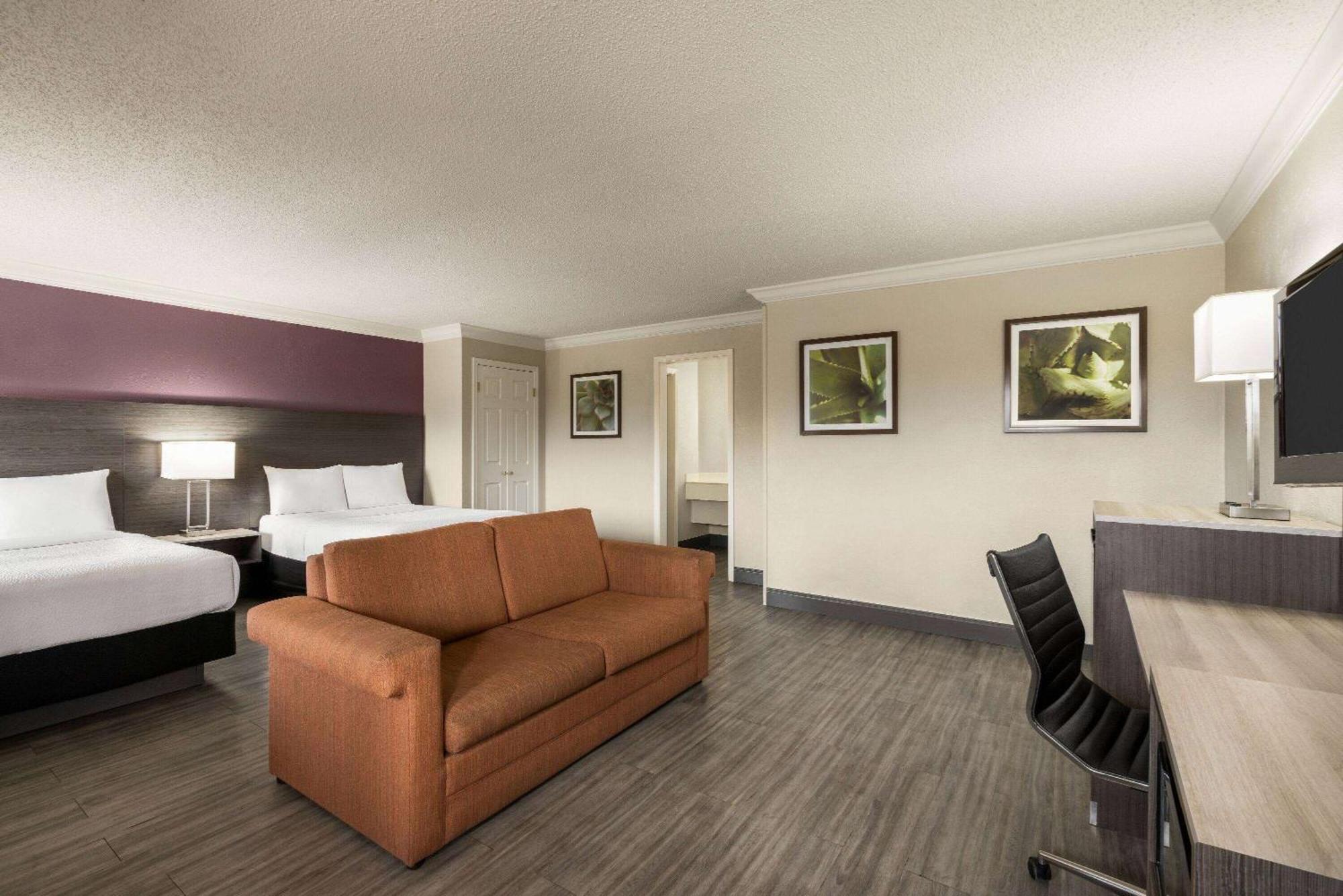 La Quinta Inn By Wyndham San Antonio Lackland Экстерьер фото
