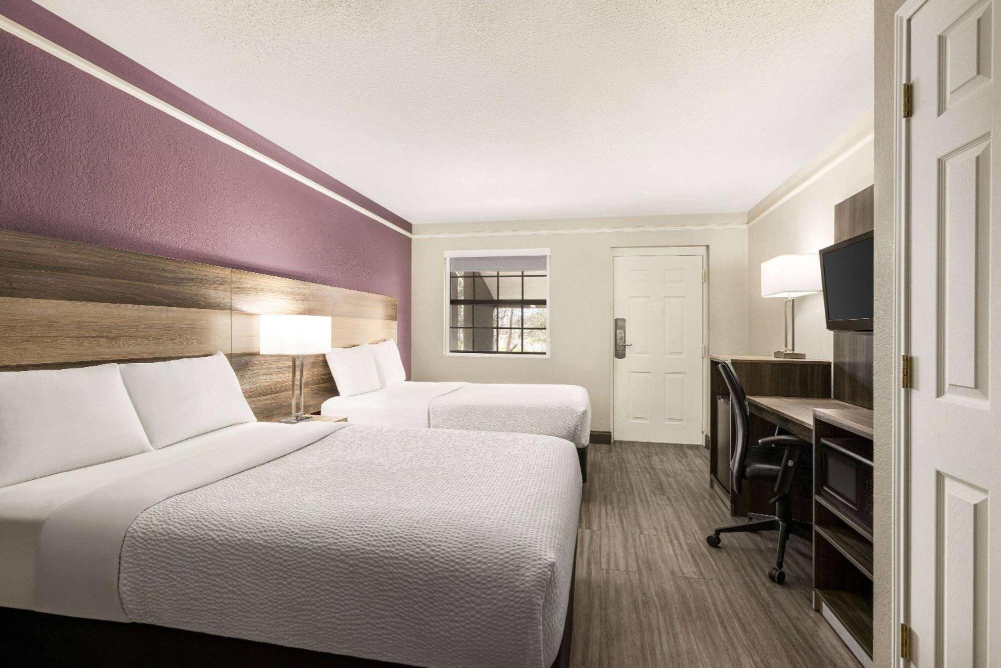 La Quinta Inn By Wyndham San Antonio Lackland Экстерьер фото