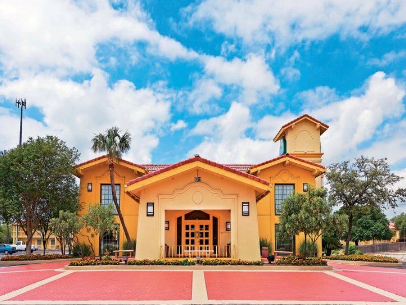 La Quinta Inn By Wyndham San Antonio Lackland Экстерьер фото